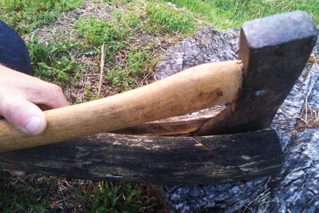 splitting wood, cutting wood, wood, chopping wood,
