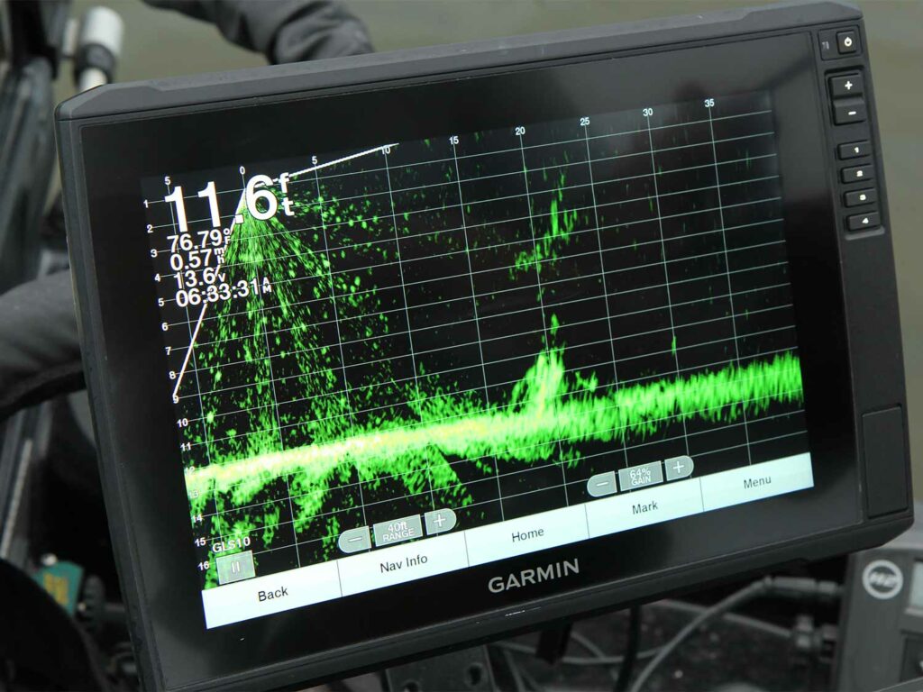A livescope screen on a sonar.