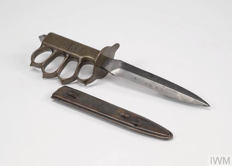A US MK 1 Trench knife on a table.